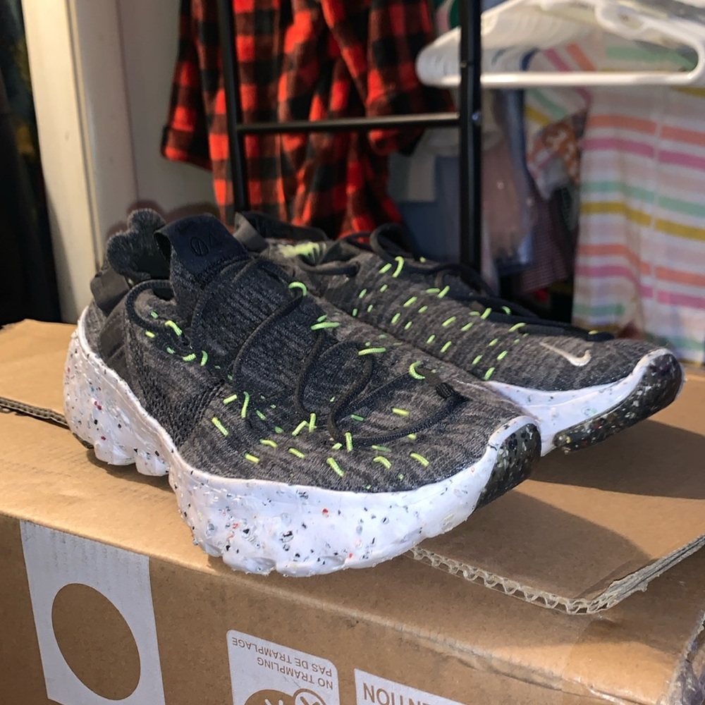 Men’s Nike Space Hippies 04